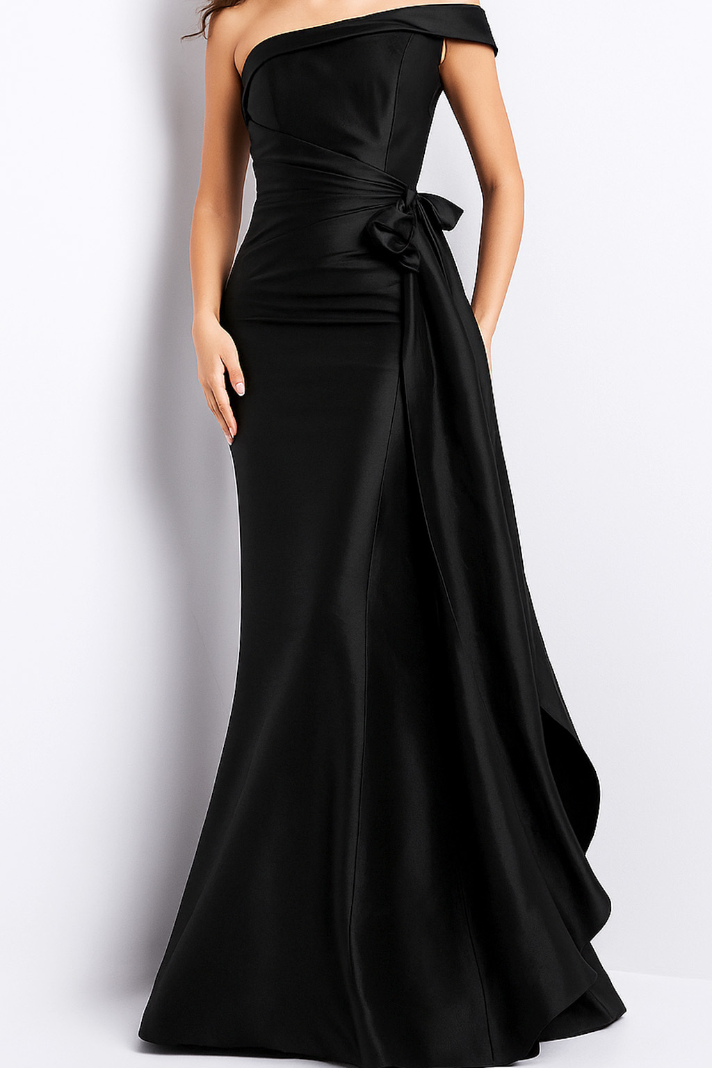25831 black color