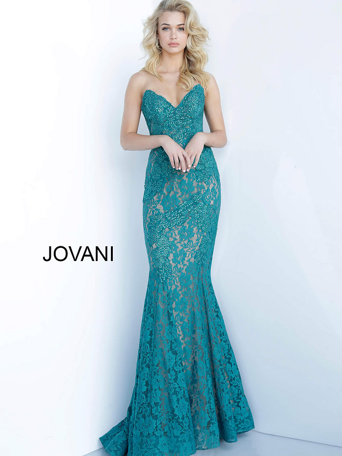 Model wearing Jovani 37334 green lace mermaid gown with sweetheart neckline