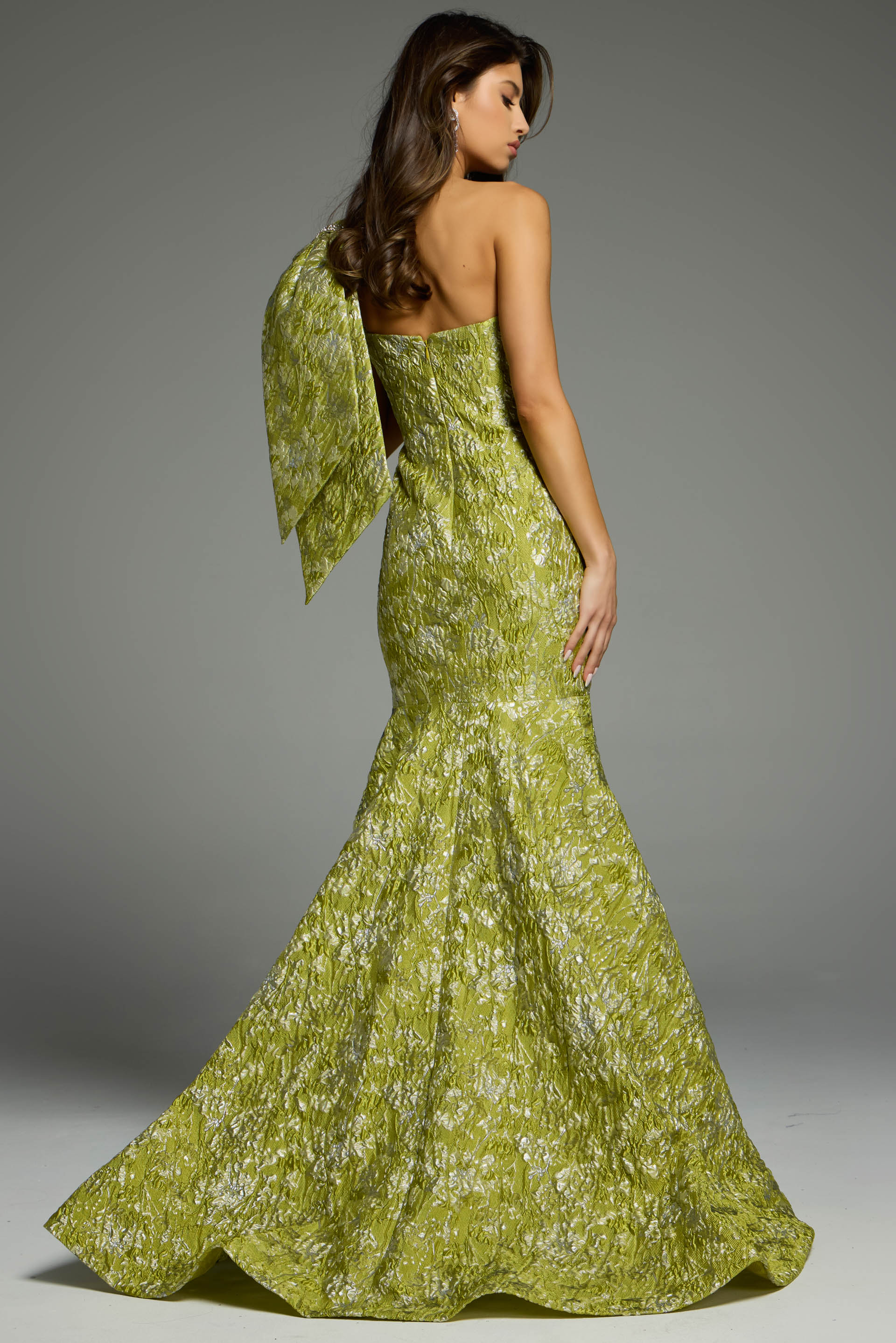 Glamorous One-Shoulder Evening Gown Full-Length Design
