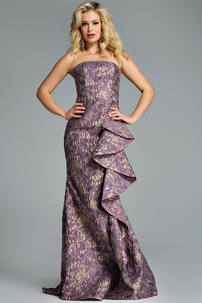 Model wearing Jovani dress 41134.