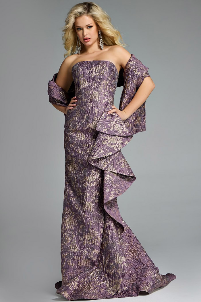 Model wearing Jovani dress 41134.