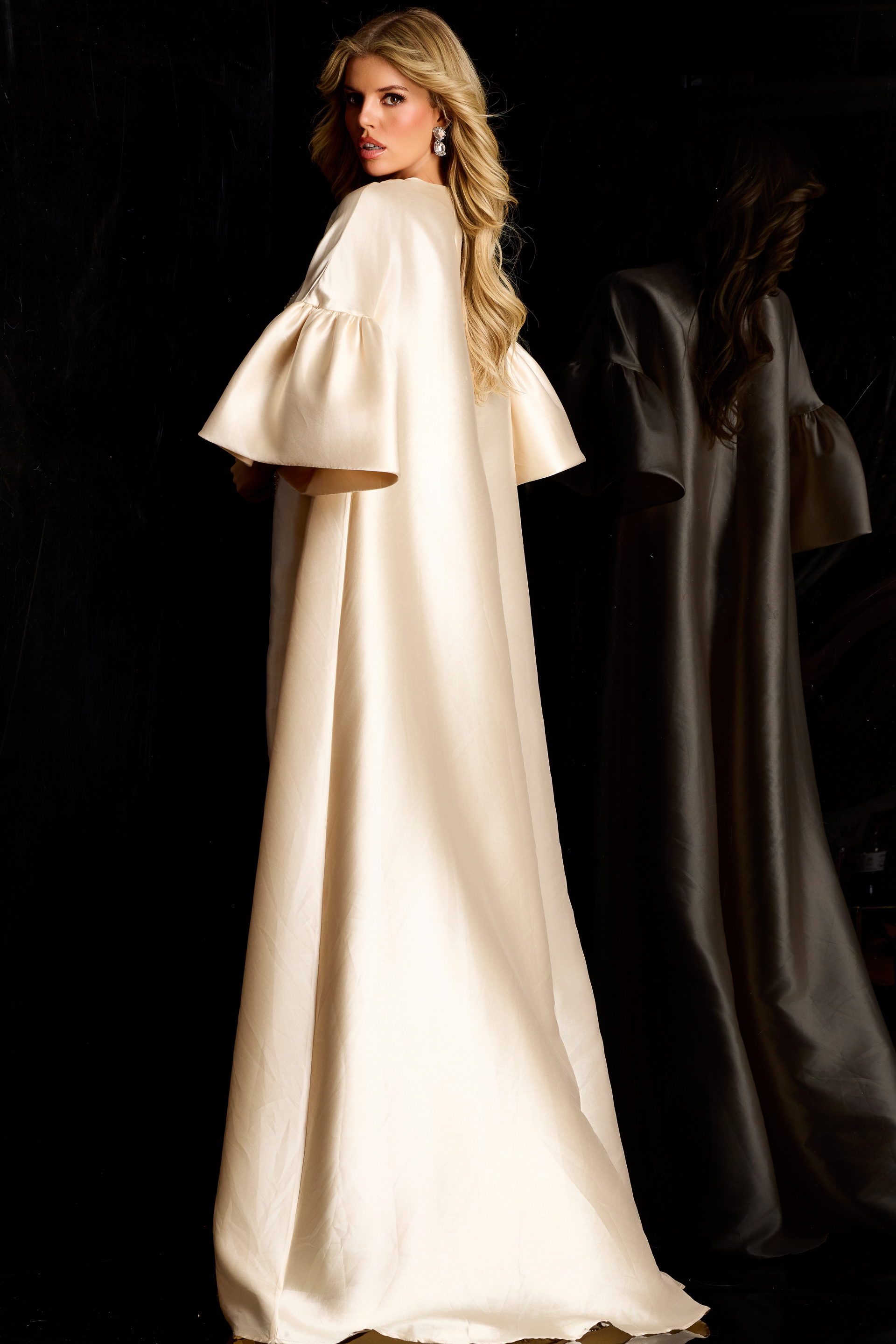 short sleeves beige cape 42159