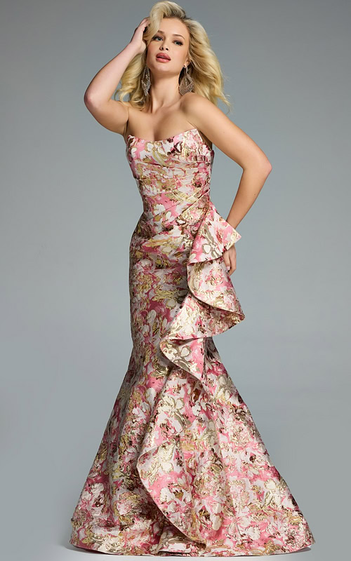 Model wearing Jovani dress 42927.