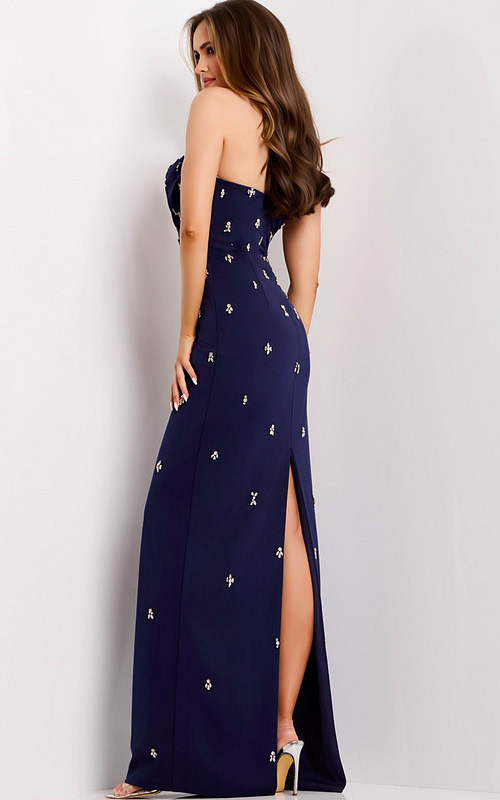 Model wearing Jovani dress 43824.