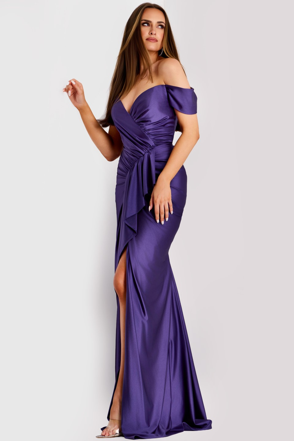 Model wearing Jovani dress 44039.
