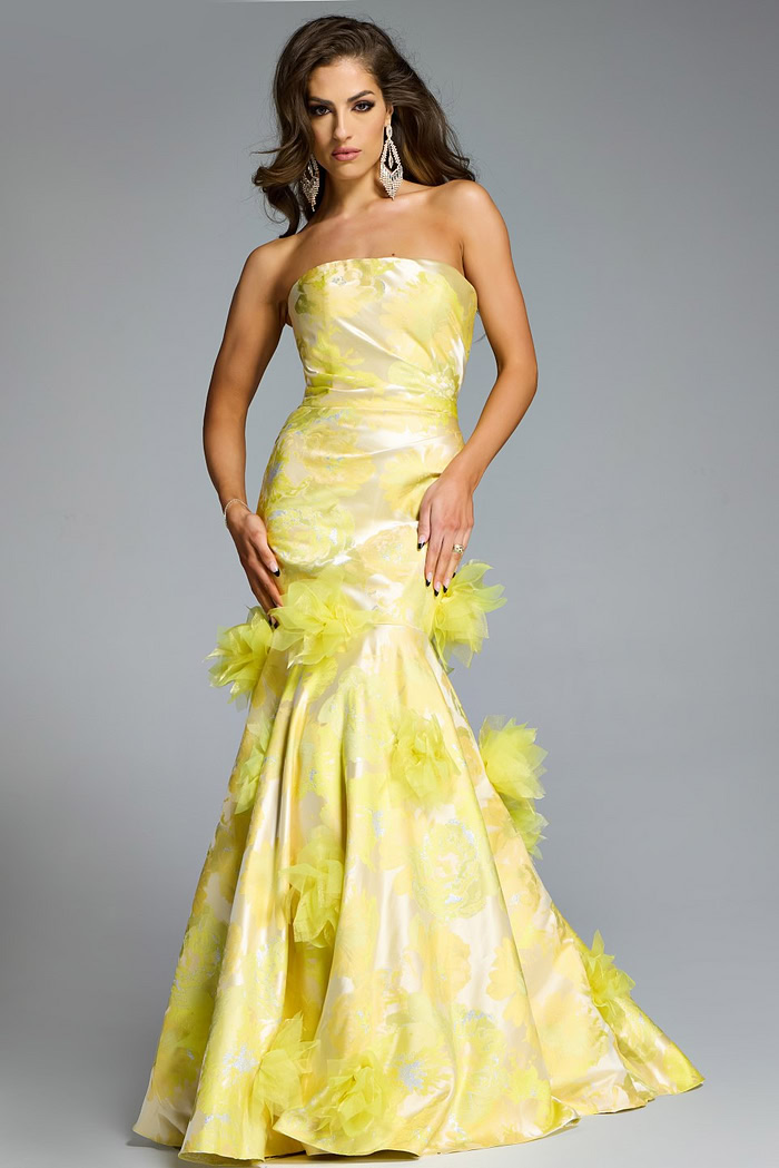 Model wearing Jovani dress 44351.