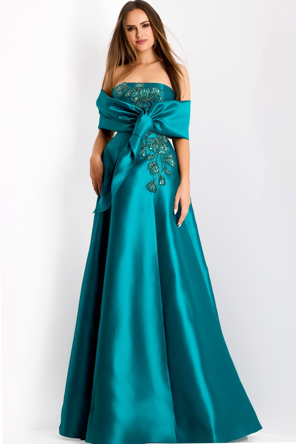 Model wearing Jovani dress 44352.
