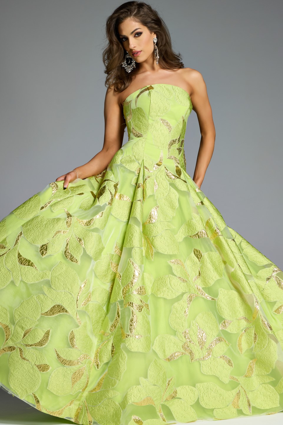 Model wearing Jovani dress 44369.