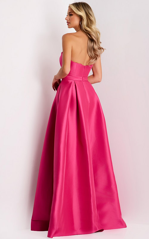 Model wearing Jovani dress 44719.