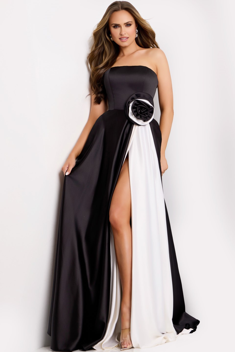 Model wearing Jovani dress 45209.