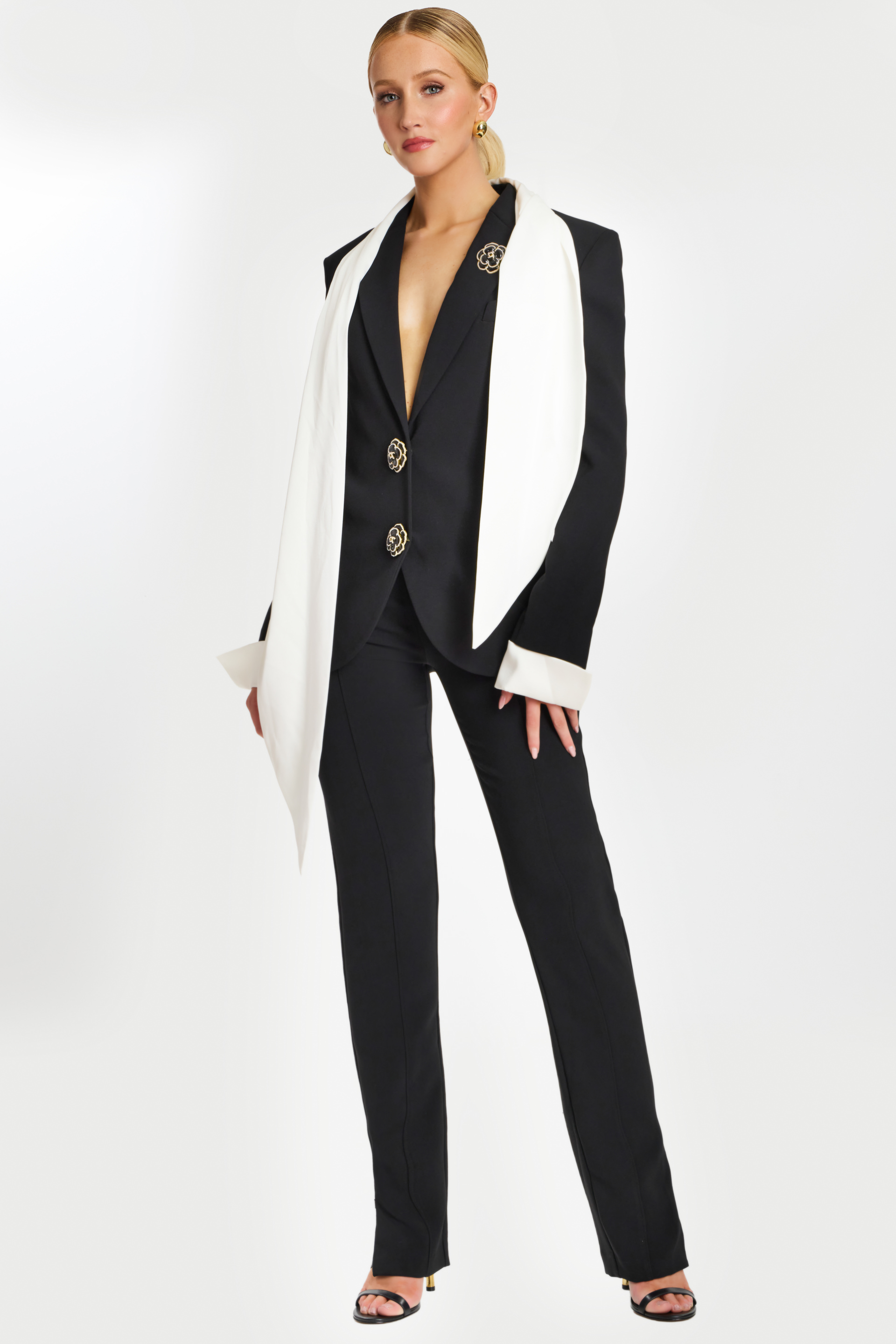 black and white pantsuit with front buttons 48680