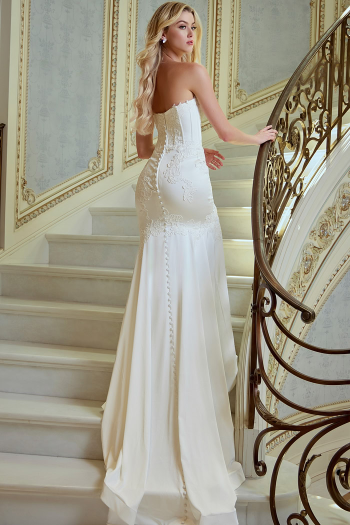 back view of a wedding dress with back buttons JB40013